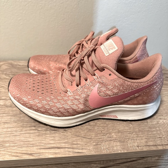 Women’s Nike Zoom Pegasus 35 - Picture 3 of 8